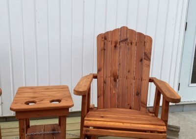 RED CEDAR OUTDOOR CHAIR & SIDE TABLE